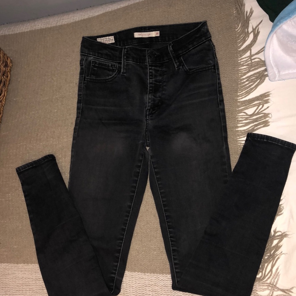 Faded Black Levi Slinny jeans